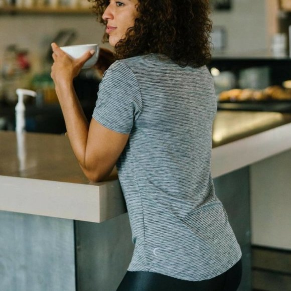 ZYIA Fitted Black and Gray Short Sleeve Tee - Picture 2 of 7